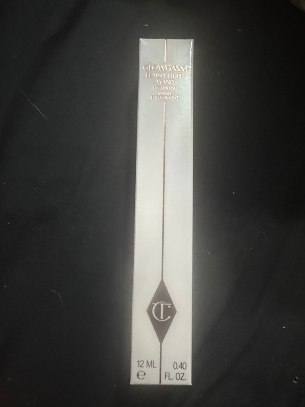 Charlotte Tilbury Glowgasm Beauty Light Wand - Rose Gold Packaging